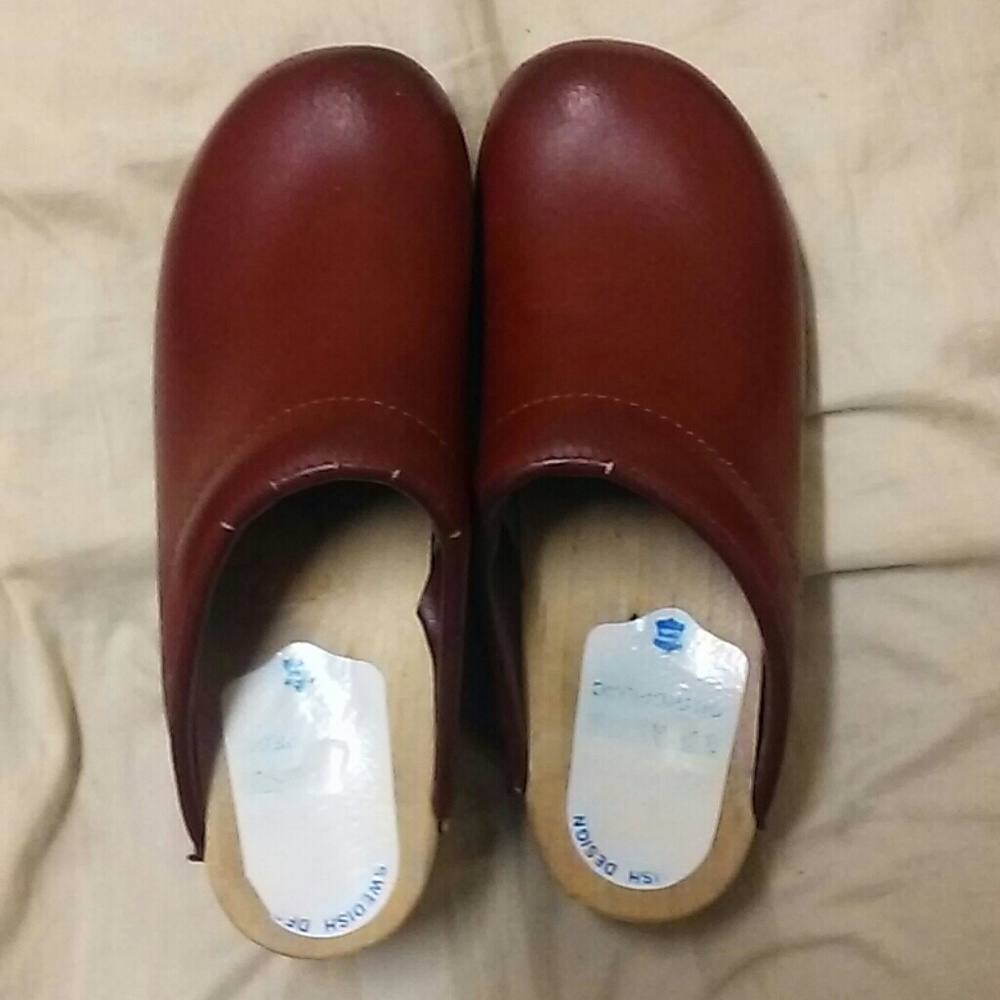 Red clunky clogs:)